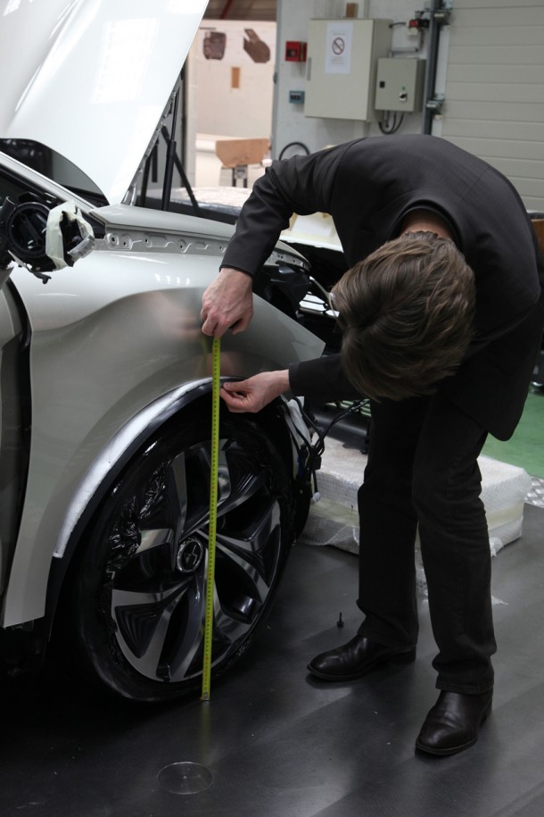 Citroën DS5 White Pearl : ajustement des ailes